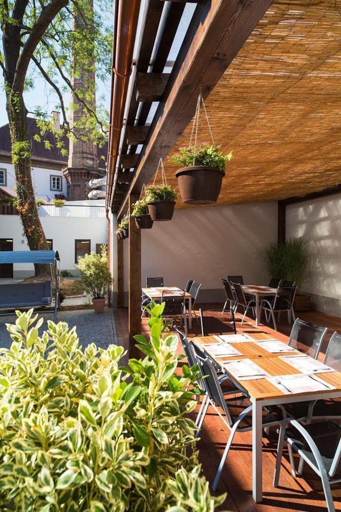 Hotel Restaurant Darwin براغ المظهر الخارجي الصورة